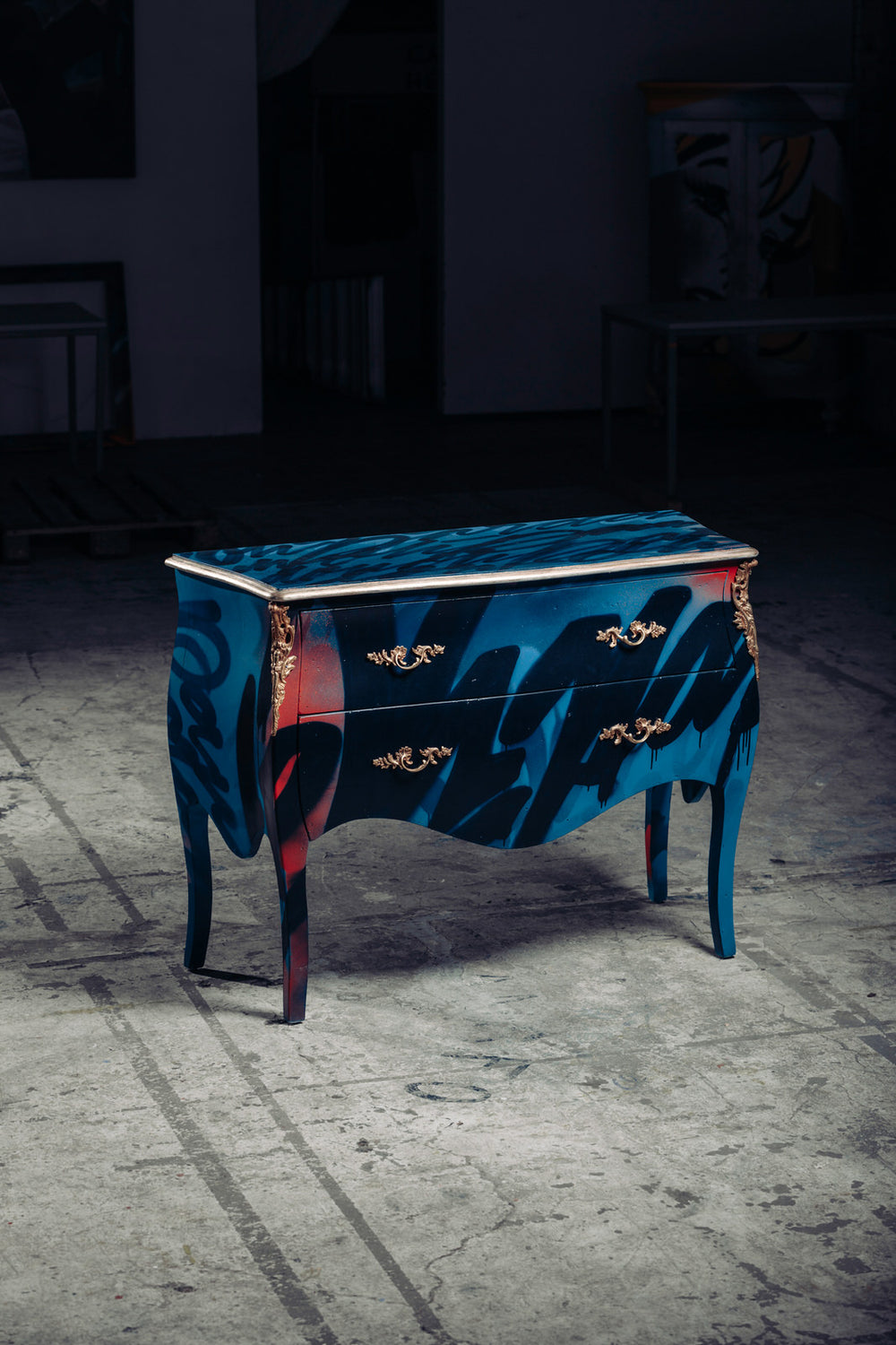Brutal Baroque Abstraktes Graffiti Vintage Kommode